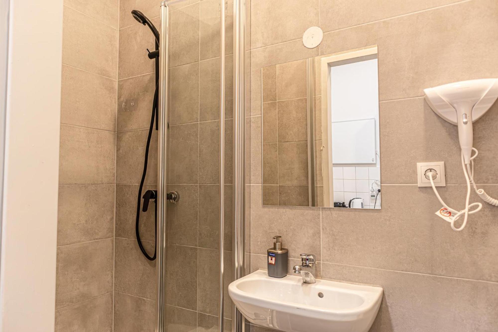 Welcoming 1Br Apt- Near U6 Station Am Schoepfwerk Wiedeń Zewnętrze zdjęcie